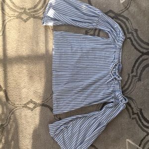 Bell sleeve cute American Eagle shirt